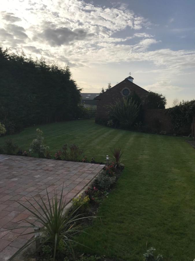 Mickering Barn Bed & Breakfast Aughton Bagian luar foto